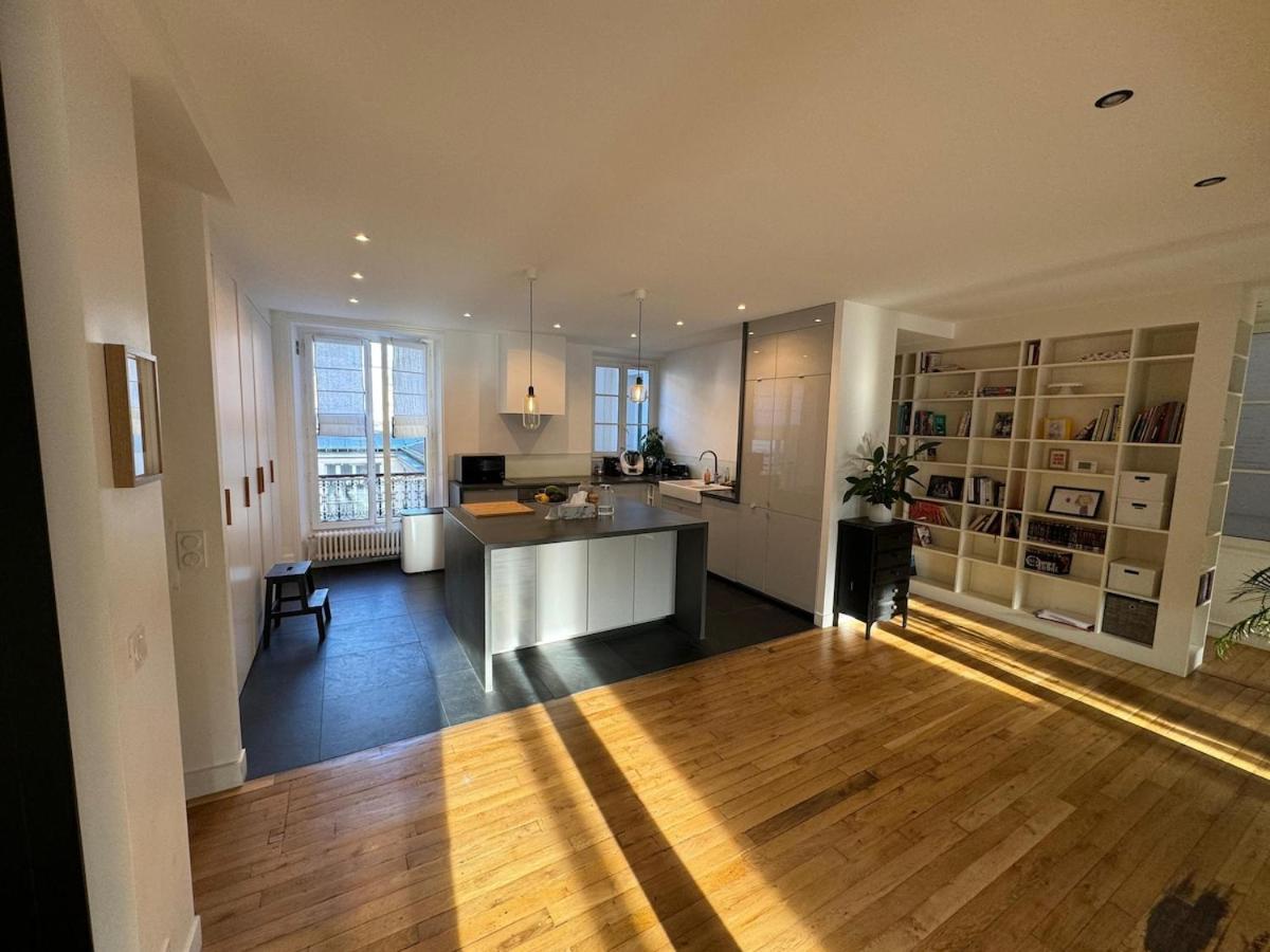 Beautiful Family - Canal Saint Martin Apartment